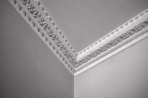 Plaster cornice in parlor; 1800-05